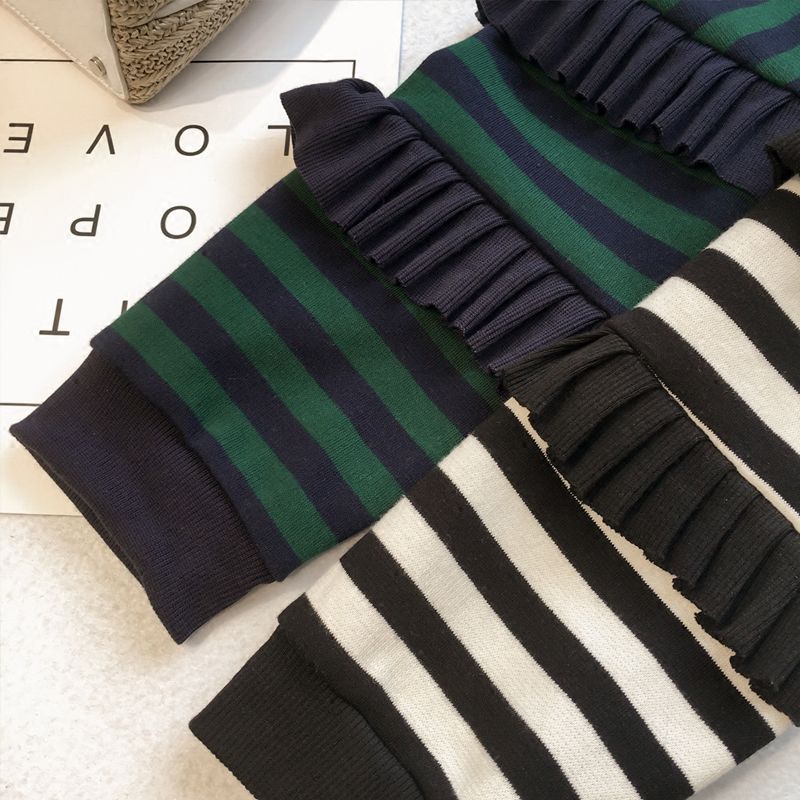 难怪呢，表妹把牛仔裤全丢了，出门穿这样的卫衣，太吸晴了