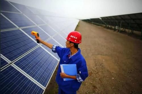  #我国#卫星发现我国荒漠正在“变黑”，大片阴影覆盖地面，发生