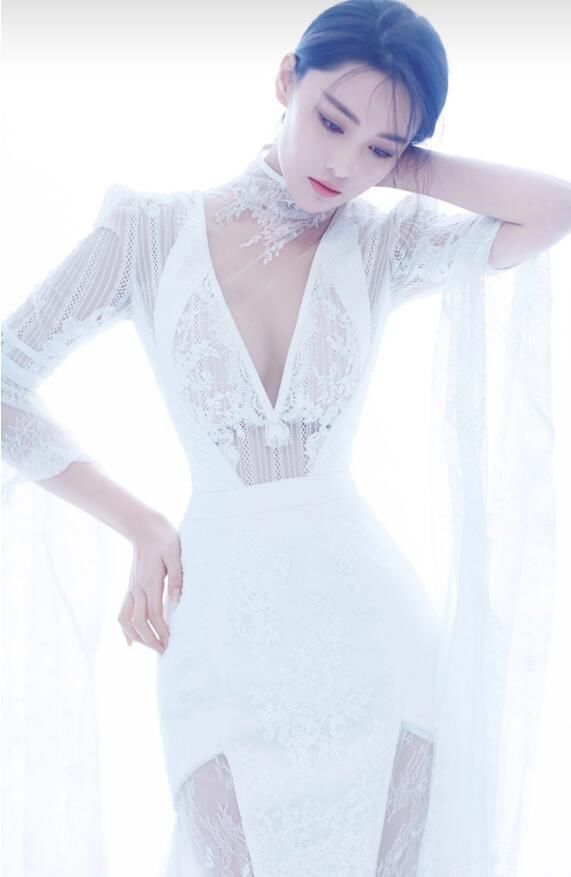 张馨予荣升军嫂!婚纱照唯美如童话世界，皮肤白到发光挪不开眼!