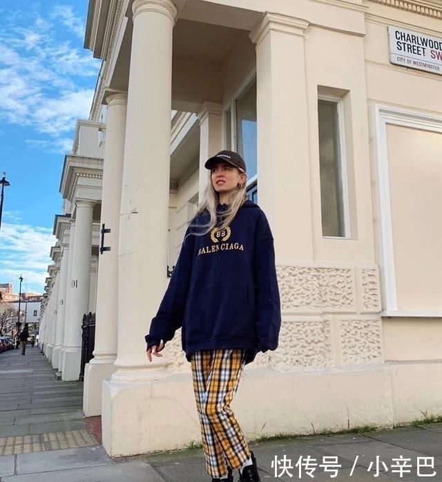  「过时」“阔腿裤”过时了，今年流行这条裤子，遮肉显高显瘦，特有范！