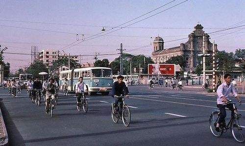 镜头下1983年的中国民生百态，第7张场景可能再也看不到了