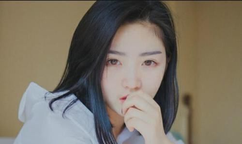  『女生』为啥有些女生头发不会油油的坚持做这4件事，头发越来越美