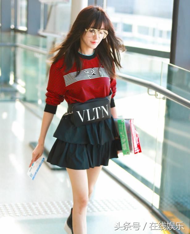 28岁张天爱换发型堪比换脸，大长腿吸晴，网友:也太能装了吧!