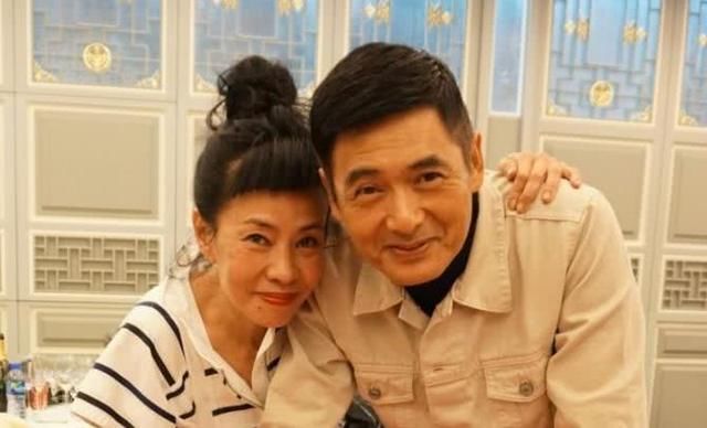 谢楠外婆去世吴京被放黑白照，这些明星也曾遭遇“被死亡”