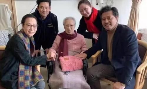  『奚美娟』65岁奚美娟和前夫同台飙戏！男方早另娶妻，她独自带娃生活26年