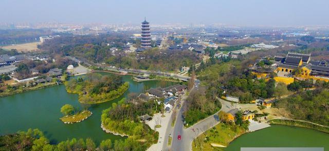  经济总量■经济总量和增速双超江苏，是否意味着广东产业转型更