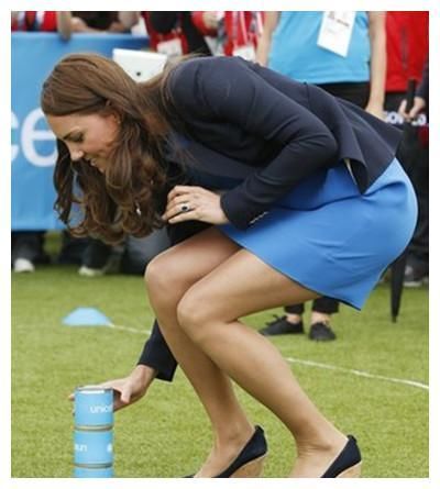 36岁的凯特王妃与西班牙王后脱下丝袜，网友：西班牙王后更迷人！