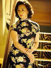 金星复婚了，一身洁白的婚纱穿出了她最爱的旗袍的优雅感，好看