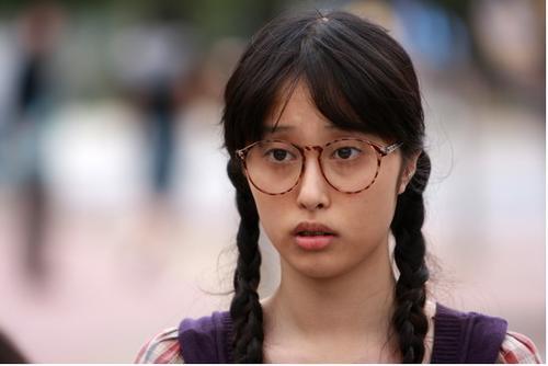 如果脸上出现这四个现象,说明脸上有螨虫,再不注意毁容指日可待