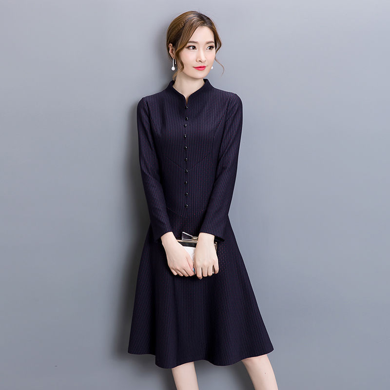 入秋了，谁还挑“薄”裙子?机智的女人早就备好这样高端的秋裙