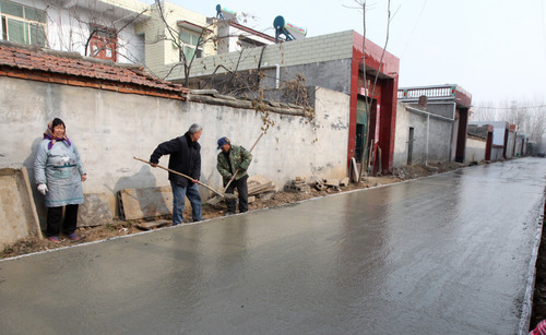 10年寿命的“村村通”公路，不到2年就成了“村村痛”，为啥？