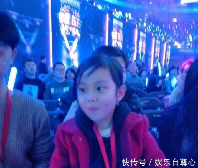 李小璐邻居爆猛料，卓伟周三见已被公关，李小璐妈妈一句话引骂战