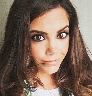 法国少女和朋友打赌，一个月不化妆出门，三天少女就认输了