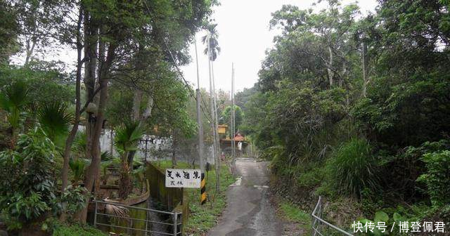  [高于]实拍孙立人墓地，李登辉题写挽额，棺椁高于地面，具有独