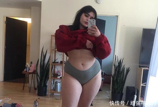 肥胖女成为职业模特，性感的身材秒杀宅男，成为网红