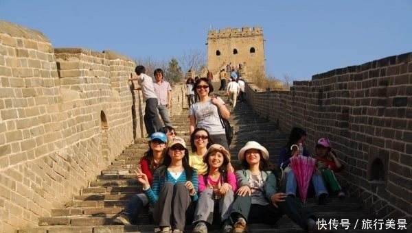 "弟弟去爬了一次华山天梯,他说以后给他钱都不去了,真的让人崩