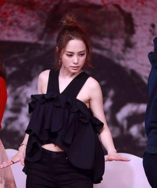  【不用】腿粗个矮梨形身材不用怕,最美新娘阿娇教你显瘦穿搭
