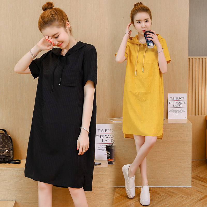 难怪，163斤妈妈连买3件这卫衣，搭短裙穿美爆了，咋穿咋美