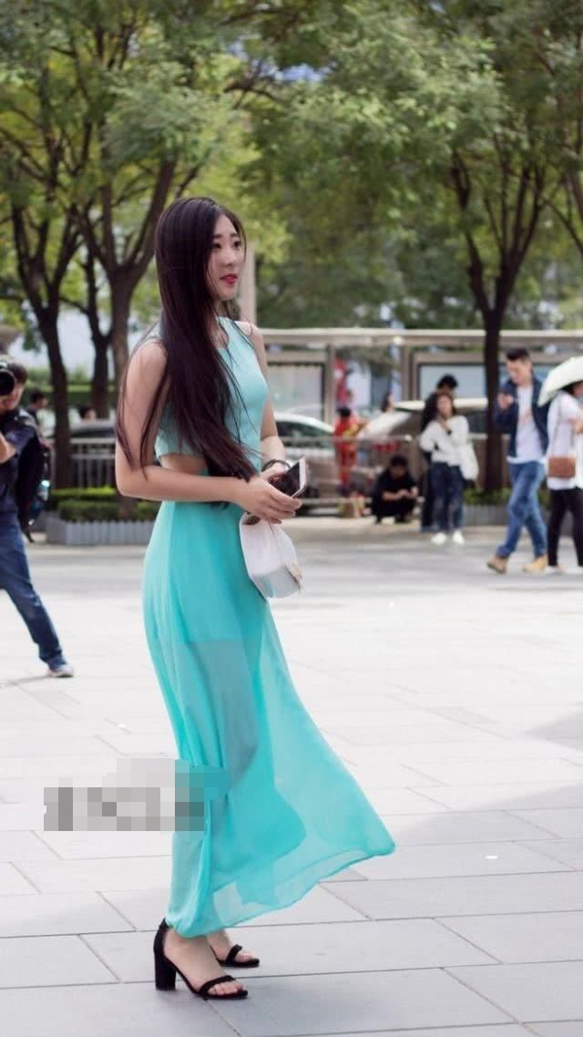 清瘦女人穿上修身裙，在女人眼中的美却未必是男人心中的好!