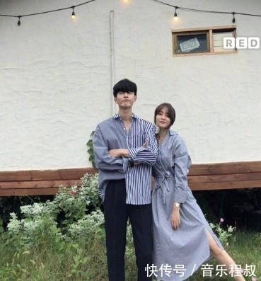  『藏青色』韩国情侣的同色穿搭，这也太有爱了吧！