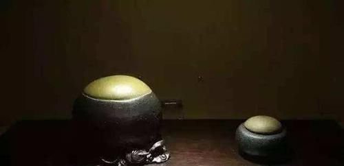 捡石:"那个阿拉善地区“捡奇石”的农民大家还记得么,现在他过的怎么样"