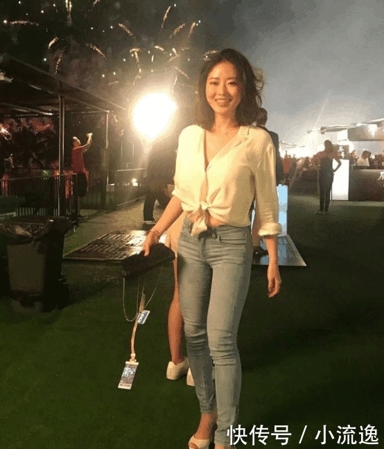  「女人」人家都说穿紧身牛仔裤的女人更妩媚更干练，今天总算是体会到了