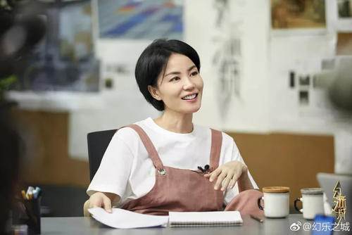 《幻乐之城》就是王菲带领的大型时装秀