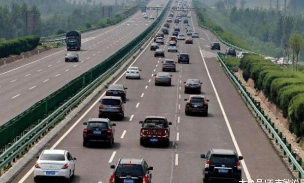新手开到什么程度才可以独自上高速? 老司机: 最起码要做到这5条