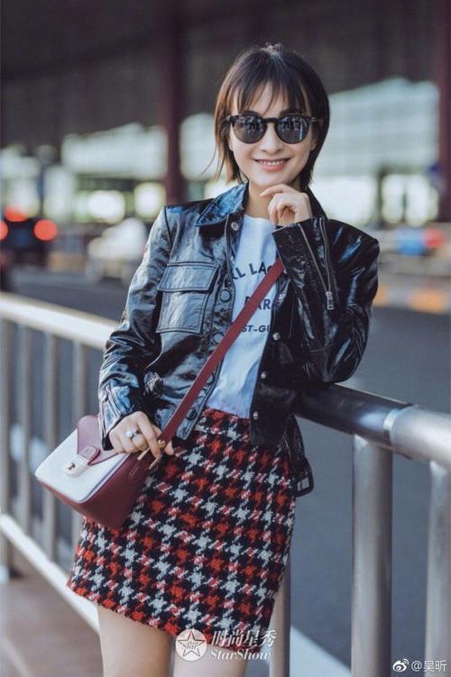 景甜、孟美岐、何穗看秀都能气场全开