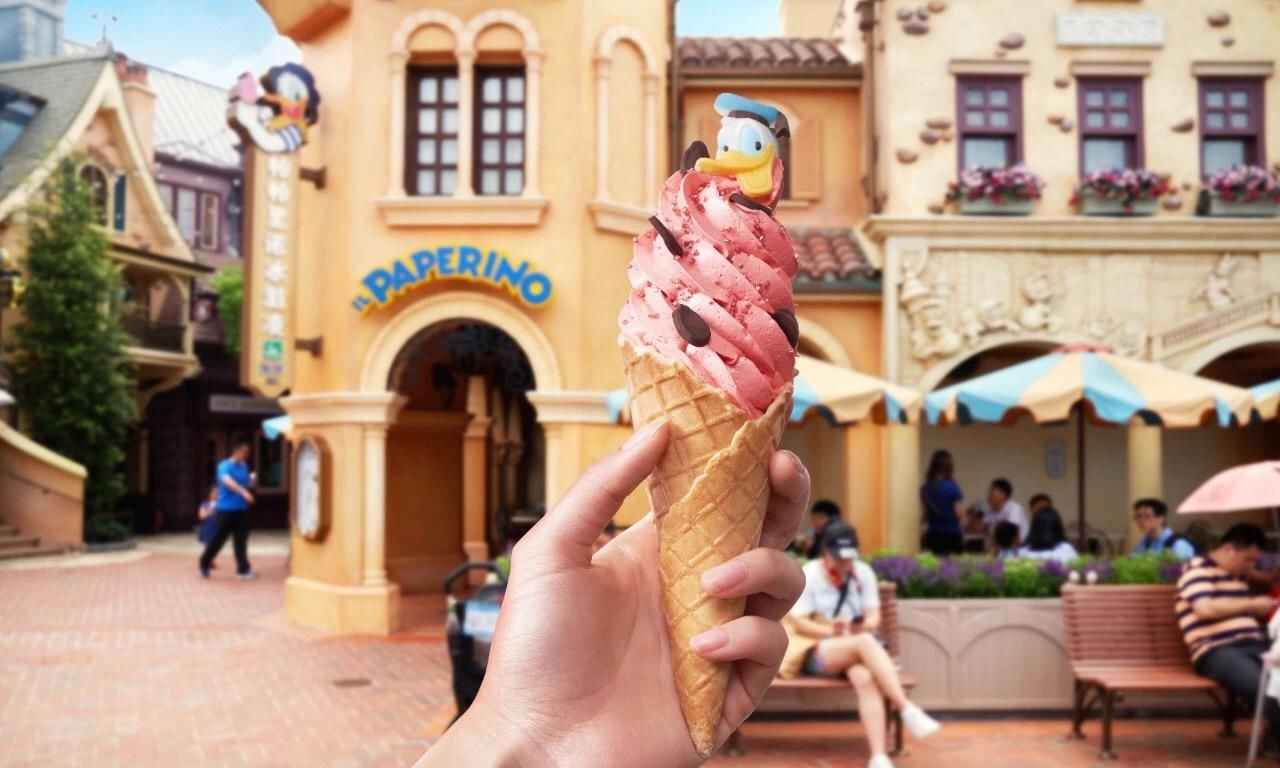 上海迪士尼乐园被吐槽，园内食物定价高，难道不是因为穷？