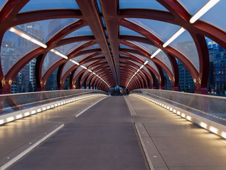 全球最“败家”的桥，仅126米耗资1.4亿，号称世界工程奇迹