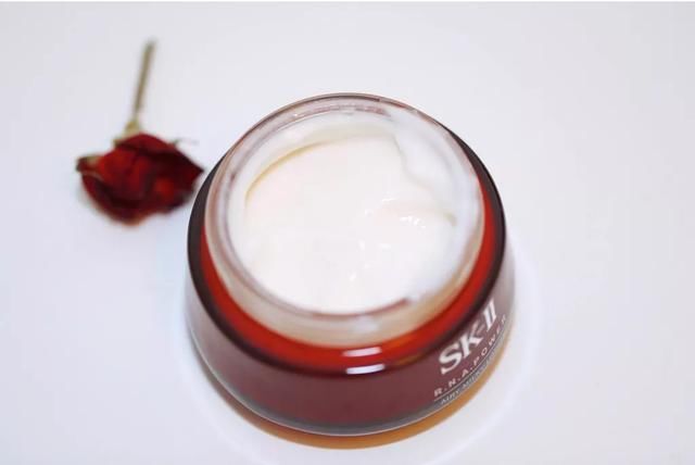 想要优雅但不想要显老?冻龄女神们都把握了这几个要点