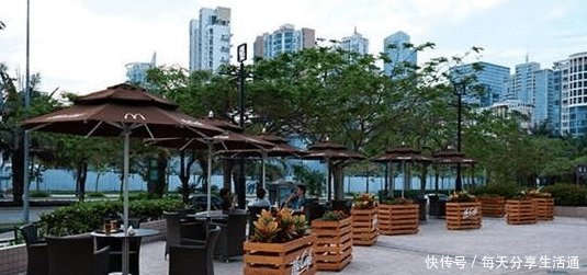 看完德国的富人区,再看中国的富人区,一个住富豪一个住土豪