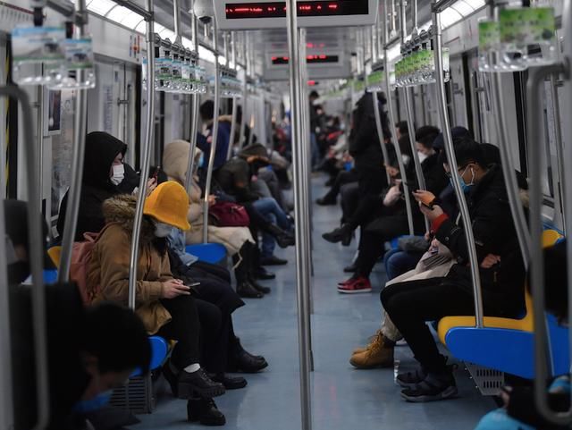  周三：下周三起，8号线北段、9号线、亦庄线、房山线继续提升运力