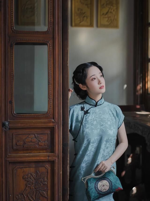  #面料#旗袍是女人永远的浪漫，看完这些旗袍，你还不动心吗？