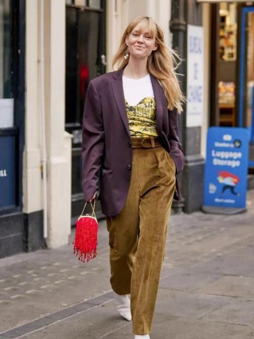 『追求』想要追求复古风,又想来点不一样的,看看父母衣柜里的灯芯绒