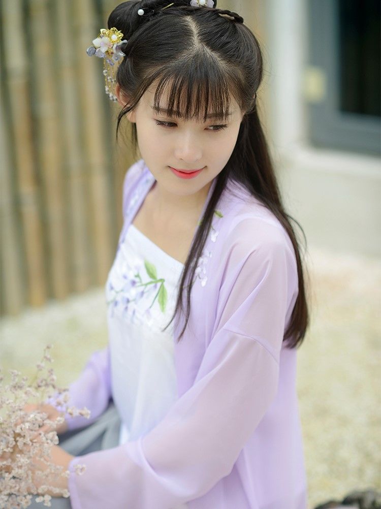 女生穿上这款温柔的“汉服”,真的好美腻,就像仙女下凡一样