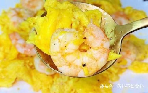  『虎皮』养虎皮兰，做好4点，叶片似把把利剑，威武大气“不发软”