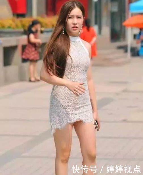 风景@街拍美女:身材颜值俱佳的小姐姐,美搭紧身裙,一道靓丽的风景!