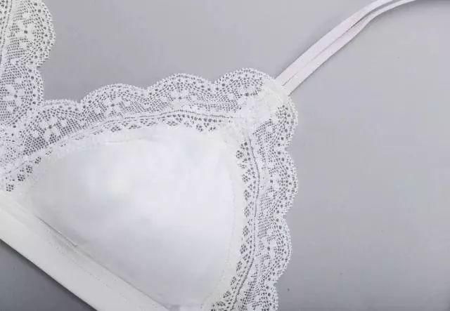 越来越多女明星“真空”出街，内衣真的这么讨厌?