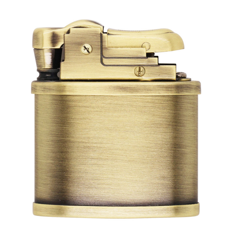 抽中华烟不一定就体面，手拿一个上档次的打火机，待客点烟倍豪气