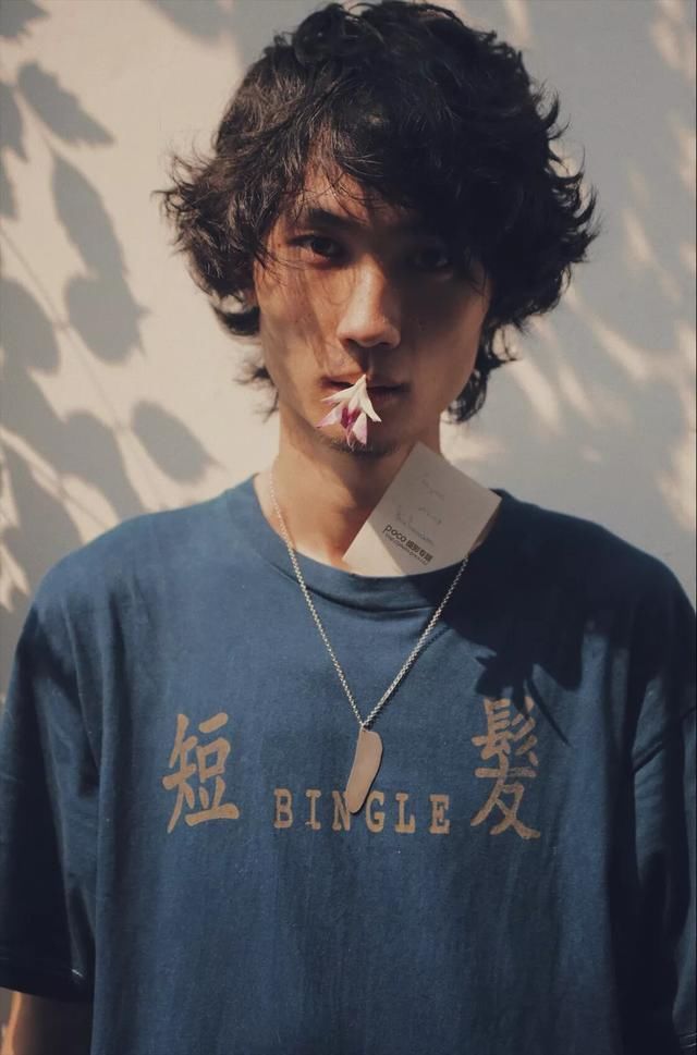 男生这样拍，路人甲秒变行走的画报!