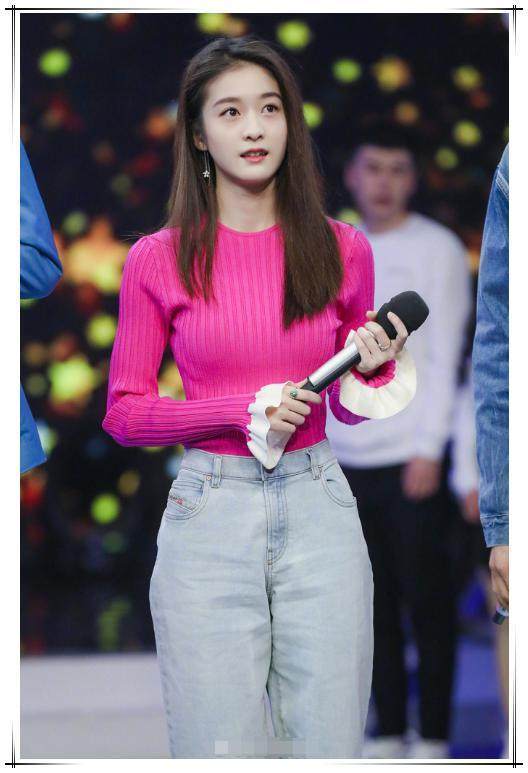 看了张雪迎的腰, 男人都要怀疑人生, 网友: 我胳膊都比这要粗!