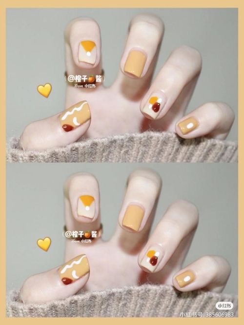  图源@不露脸的春天，当然要在指甲上做点花头啦！