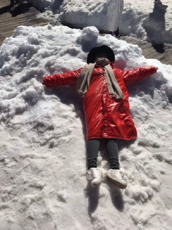 出游拍照丑爆集锦，能认出人形算我输