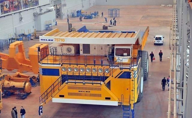  「三观」百公里油耗1300L，比布加迪还快的国产车，看完毁“三观”