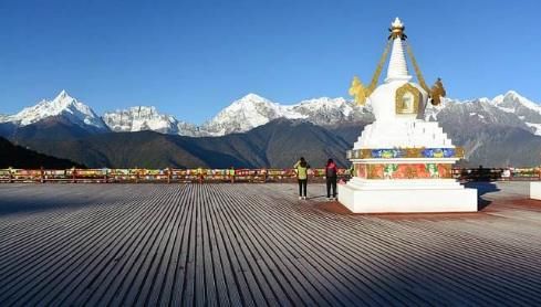 云南第一大县，比德宏还大，相当于半个昆明，以旅游闻名