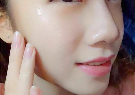 药店5元一支便宜乳膏，奶奶每晚用它抹脸，皮肤满满“胶原蛋白”