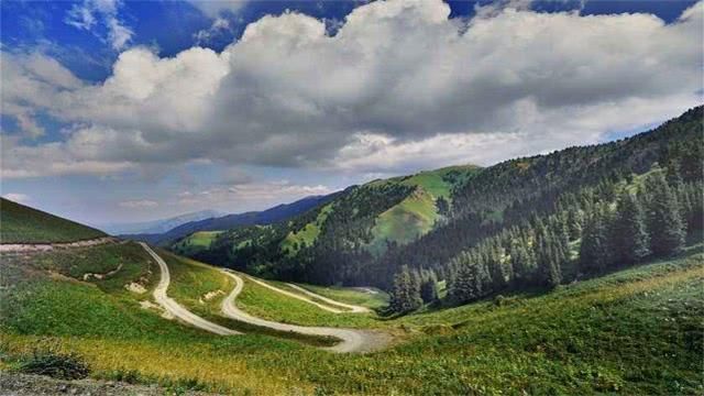 新疆有个地方,回归的时间比香港还晚,但是风景却非常美