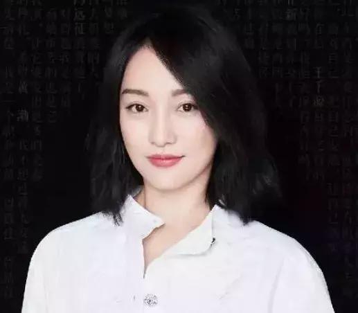 44岁周迅演少女被群嘲化妆不注意这3点，瞬间老10岁